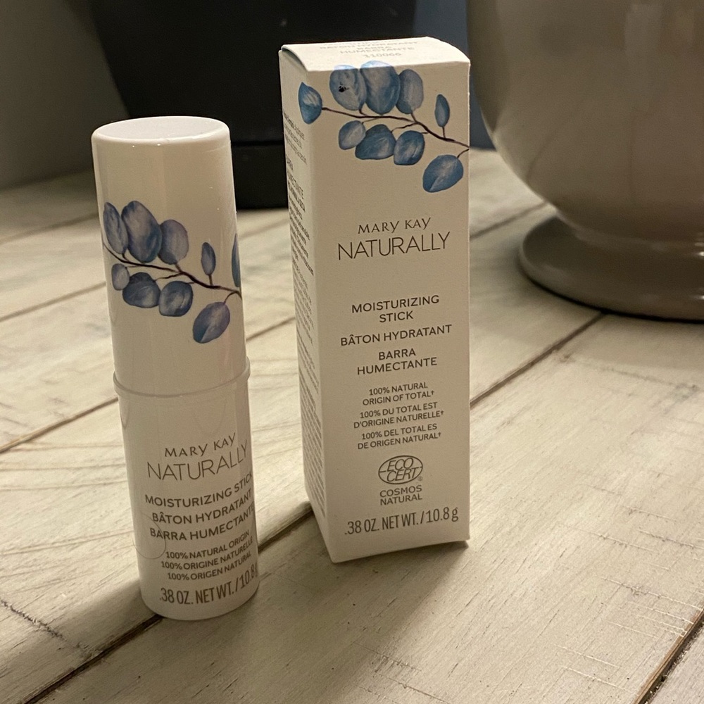 Mary Kay Naturally Moisturizing Stick